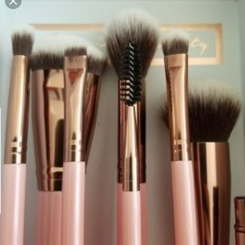 Luxie rose gold complete face brush set - Picture 2 of 2